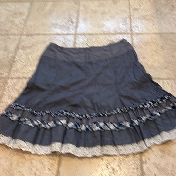 Beautiful peasant denim skirt, size 24 - Picture 6 of 8